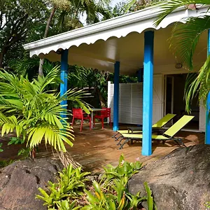 bungalow-du-jardin-botanique-de-deshaies.comcaribbean.com/