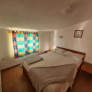 apartments-niko-trogir.splithotels.org/